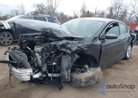 2015 Chrysler 200 Limited z USA, uszkodzony, nr VIN 1C3CCCAB6FN569618